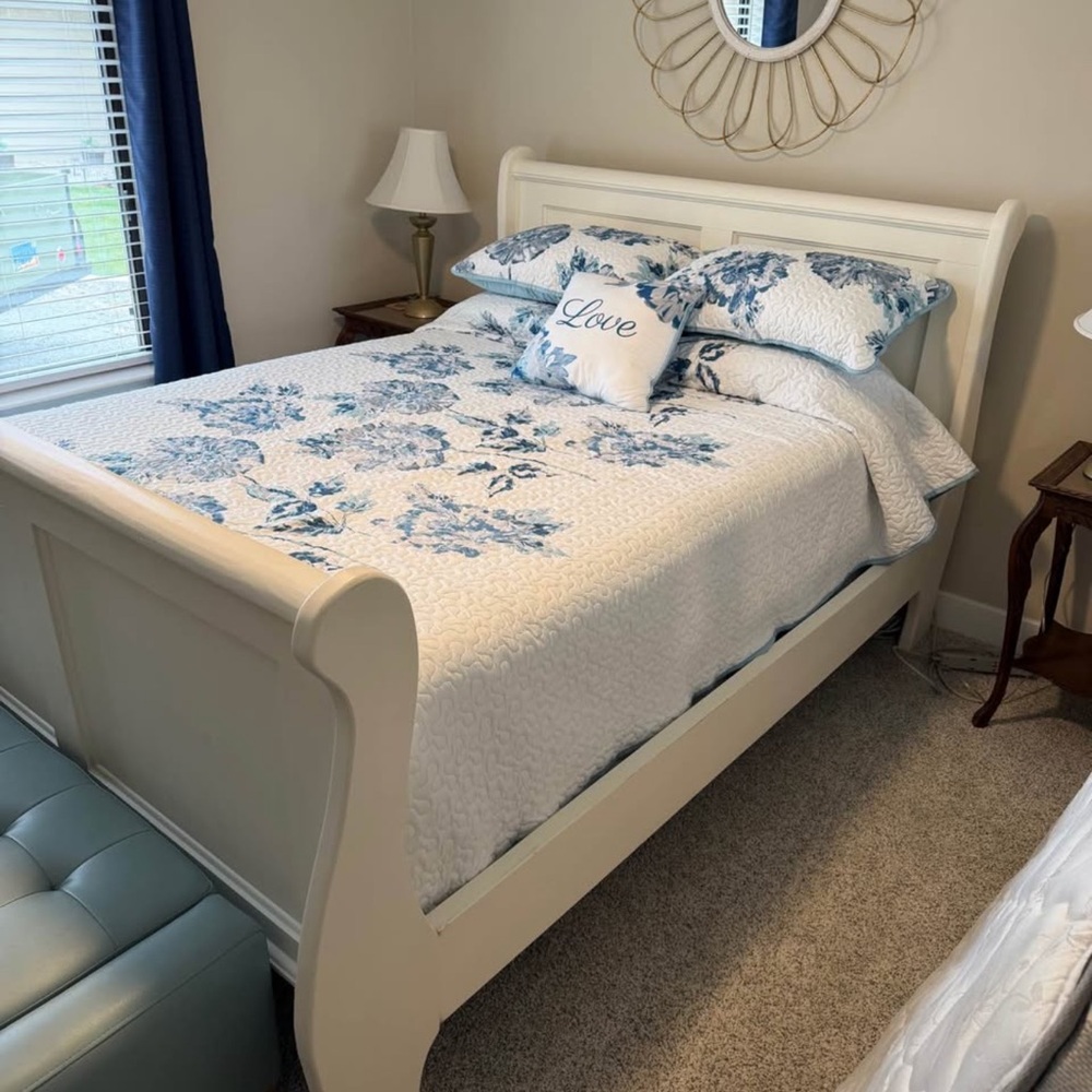 White and Blue Floral Quilt Set - Home Bedding